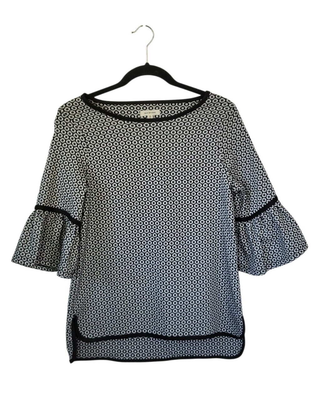 Max Studio Geometric Bell Sleeve Top M Black White Stretch Artsy Workwear